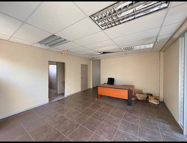 256M² OFFICE TO LET IN NOORDWYK